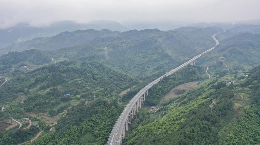 重庆：南两高速建成通车