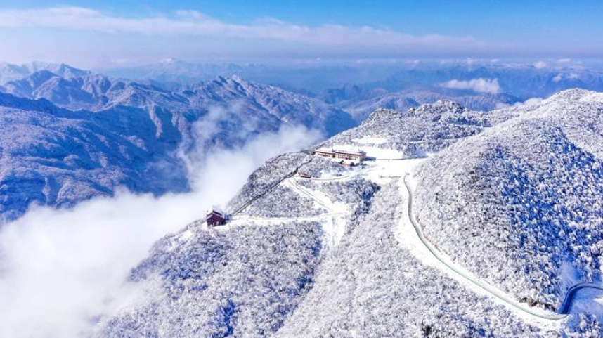 龙头山雪韵