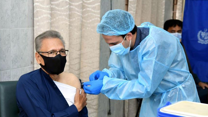 巴基斯坦总统接种中国国药新冠疫苗