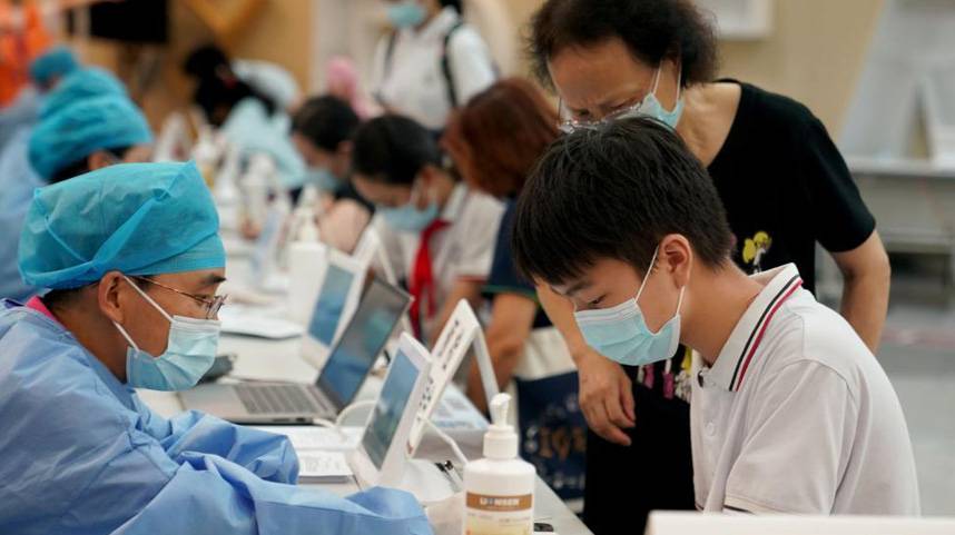 上海全面开展12-14岁人群新冠疫苗接种工作