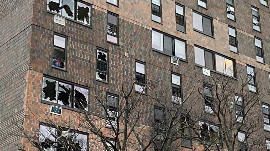 美国纽约一公寓楼发生火灾造成至少19人死亡