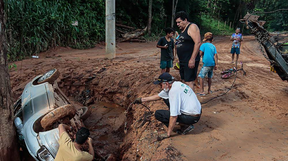 巴西米纳斯吉拉斯州暴雨引发洪灾
