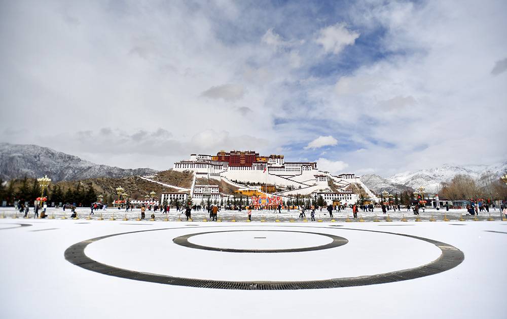 拉萨：瑞雪兆丰年