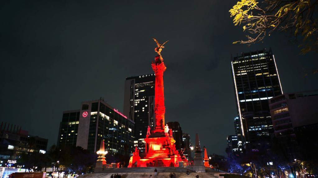 墨西哥：点亮中国红庆祝中墨建交50周年