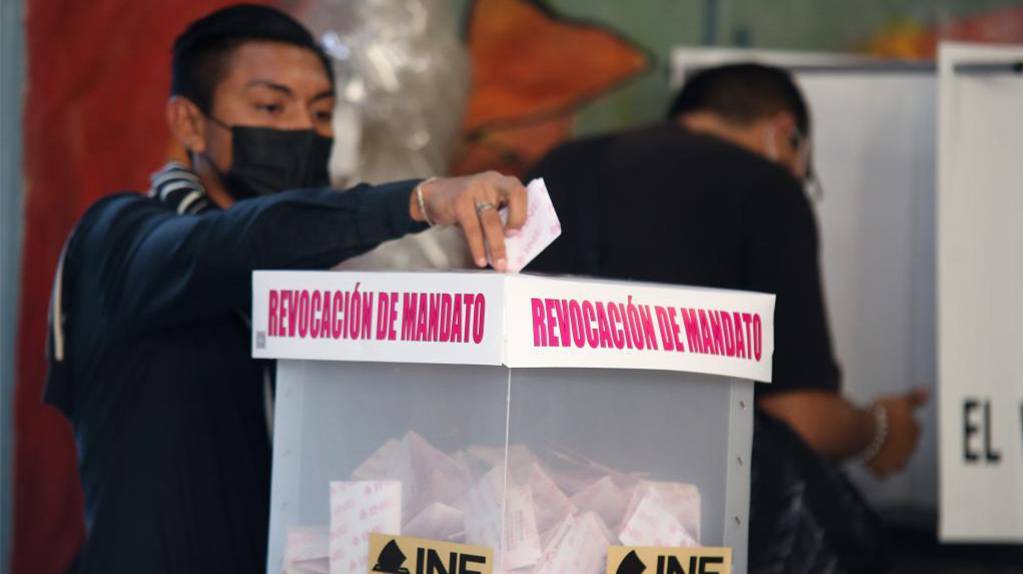 墨西哥就总统洛佩斯是否完成任期举行公投