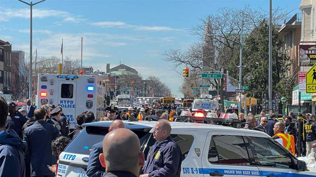 纽约地铁站发生枪击事件致多人受伤