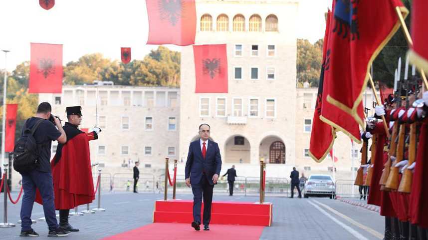 阿尔巴尼亚总统贝加伊宣誓就职