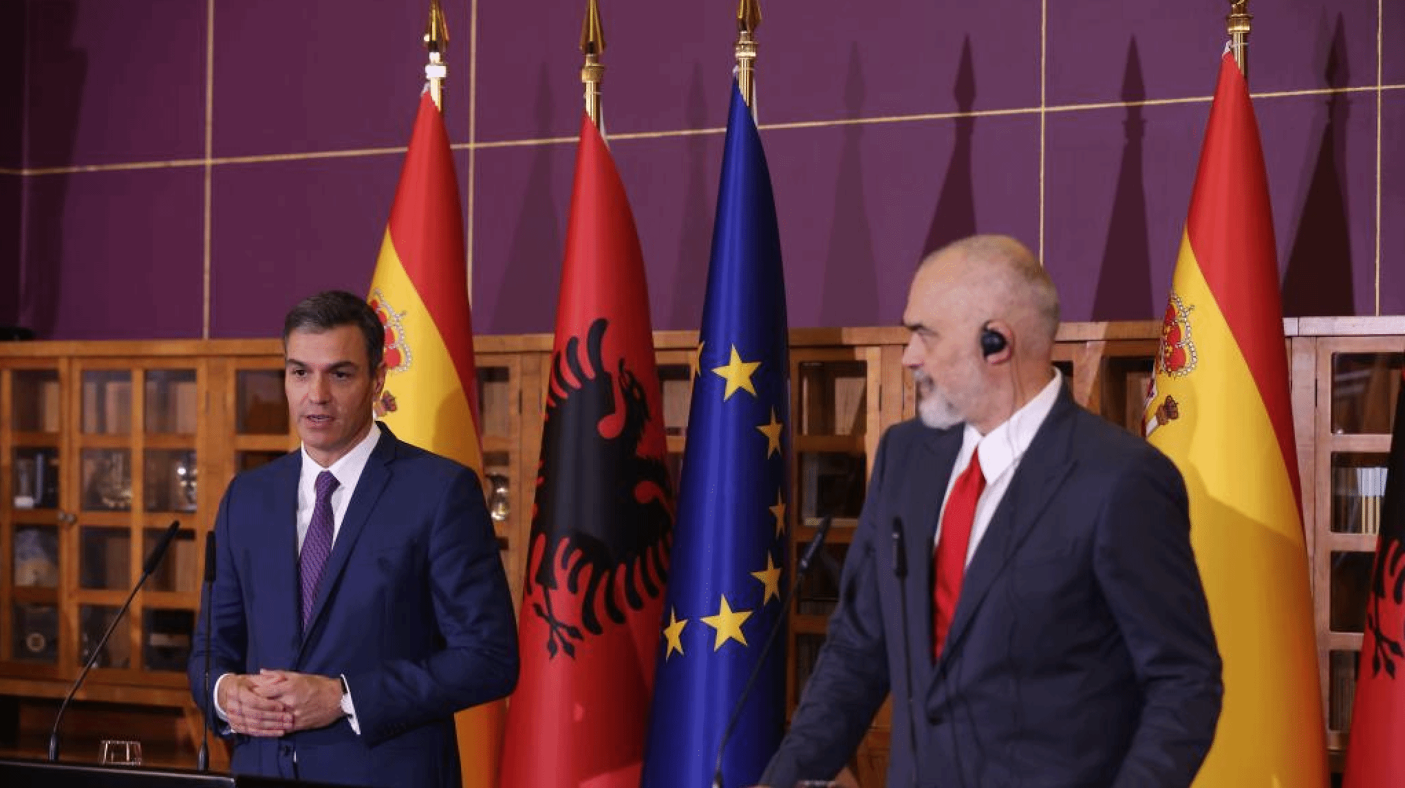 西班牙首相表示支持阿尔巴尼亚继续改革以加入欧盟