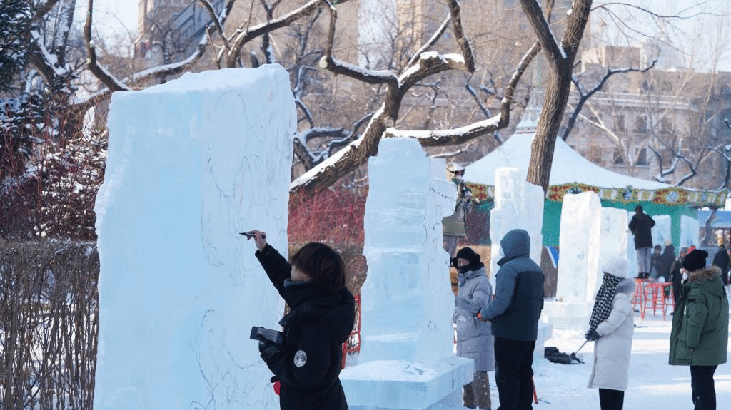 全国大学生冰雕艺术设计创作大赛开铲