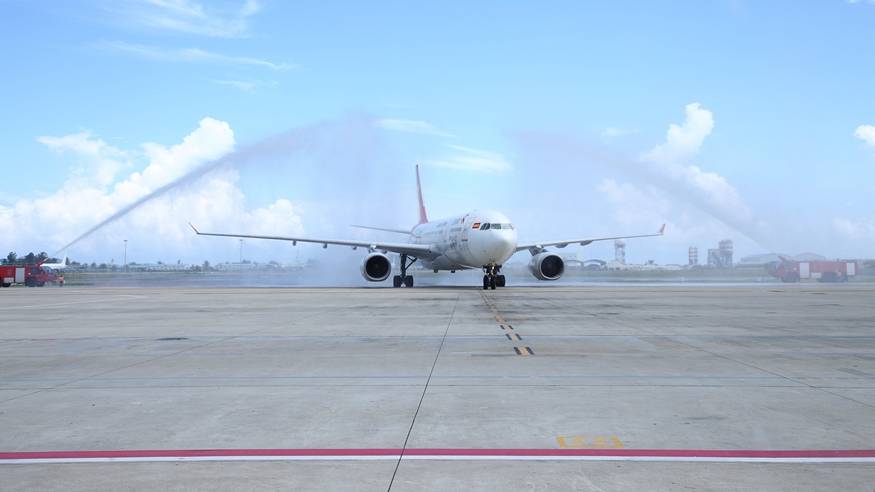 马尔代夫以水门礼迎接中国航班和游客