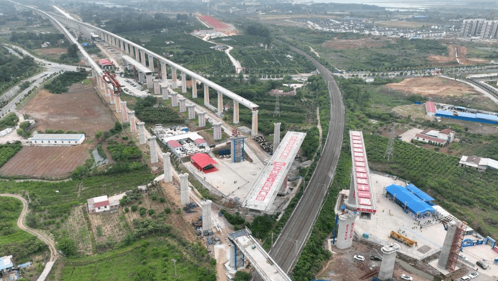 两座高铁特大桥同步转体