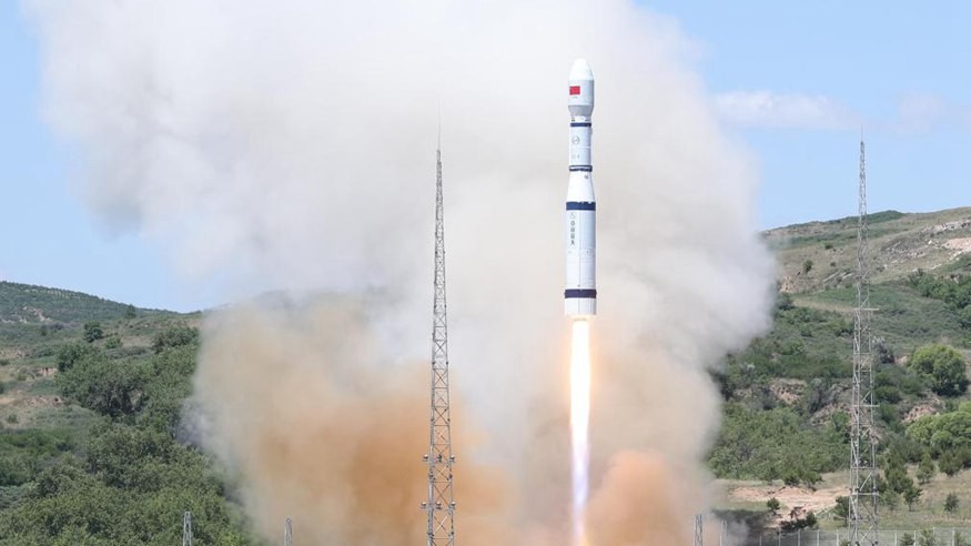 长征六号运载火箭年度首发告捷 安全送试验卫星升空