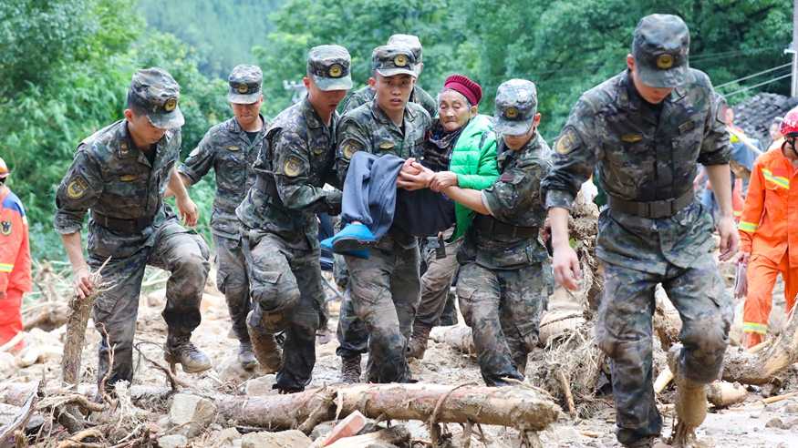 重庆万州区长滩镇出现特大暴雨