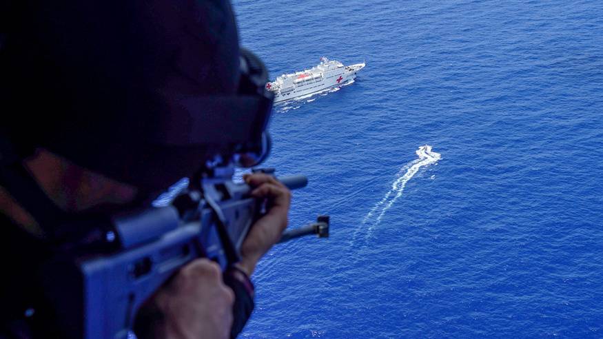 中国海军“和平方舟”号医院船太平洋上组织反恐反海盗演练