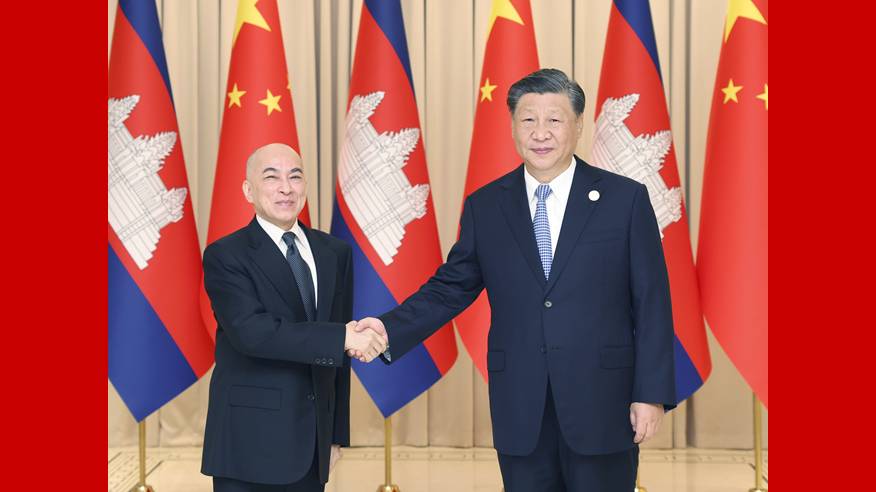 习近平会见柬埔寨国王西哈莫尼