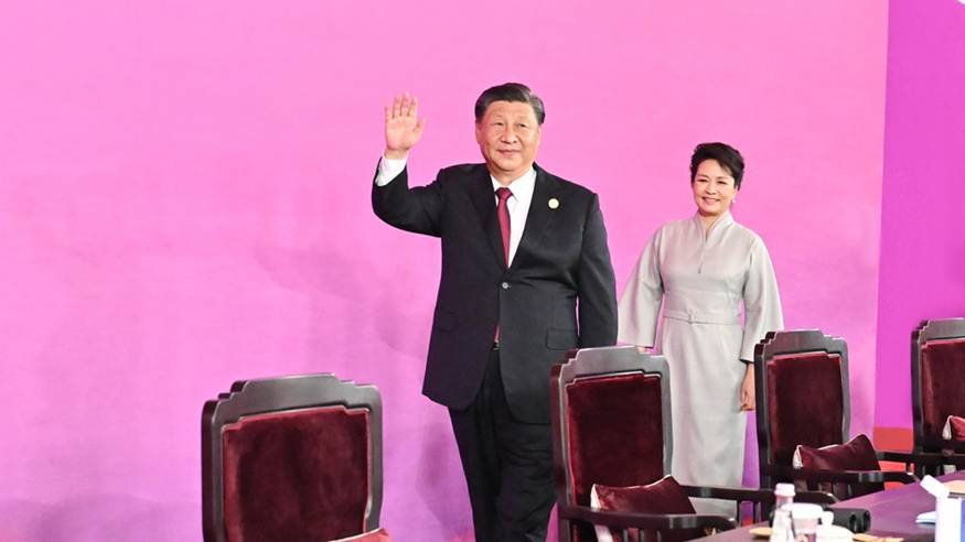 习近平出席第十九届亚洲运动会开幕式