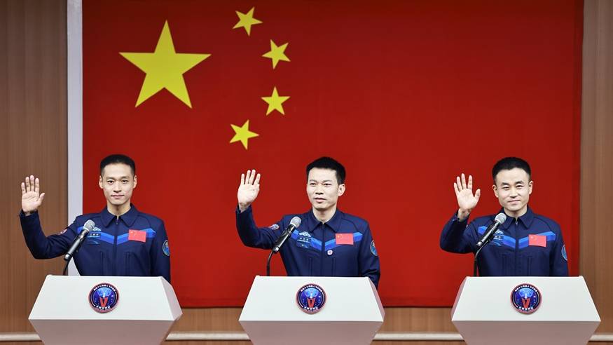 神舟十七号载人飞行任务航天员与记者见面