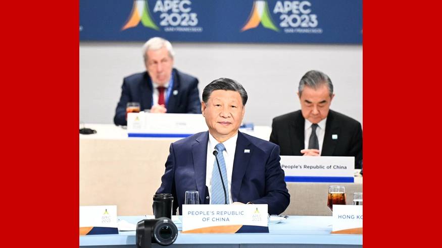 习近平出席亚太经合组织领导人同东道主嘉宾非正式对话会暨工作午宴