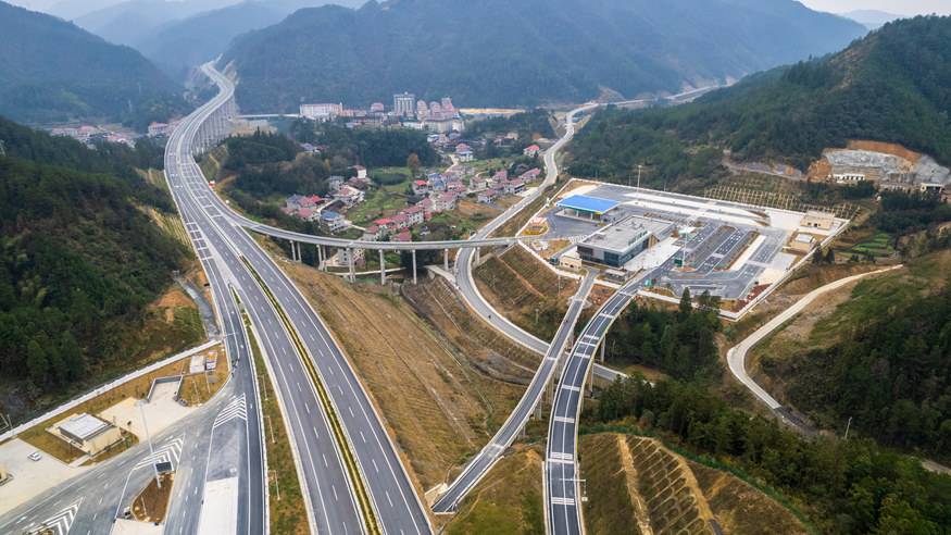 湖南官新高速建成通车