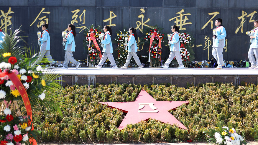 清明祭扫缅怀革命先烈