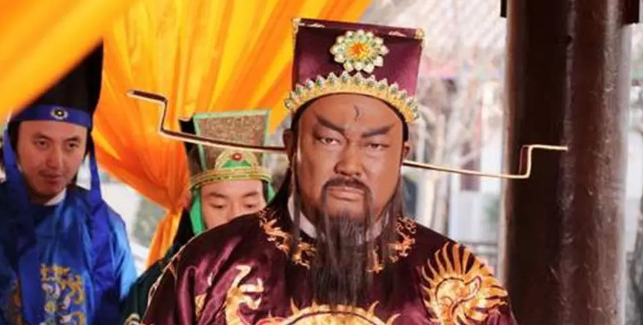 包拯真是天生一副黑脸 额头上有月牙吗