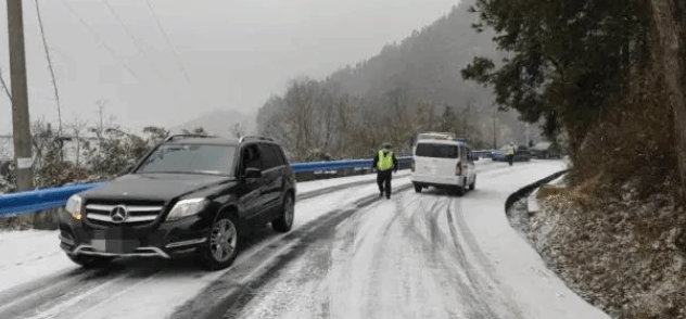 冰雪天如需驾车出行请收好这10条出行提示