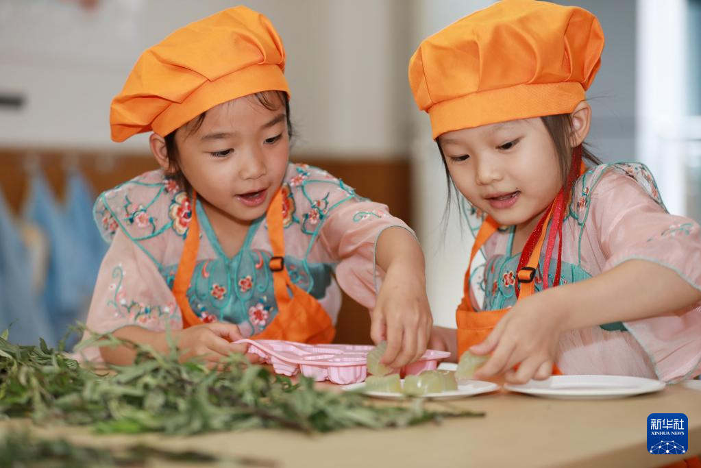 多彩活动迎端午 