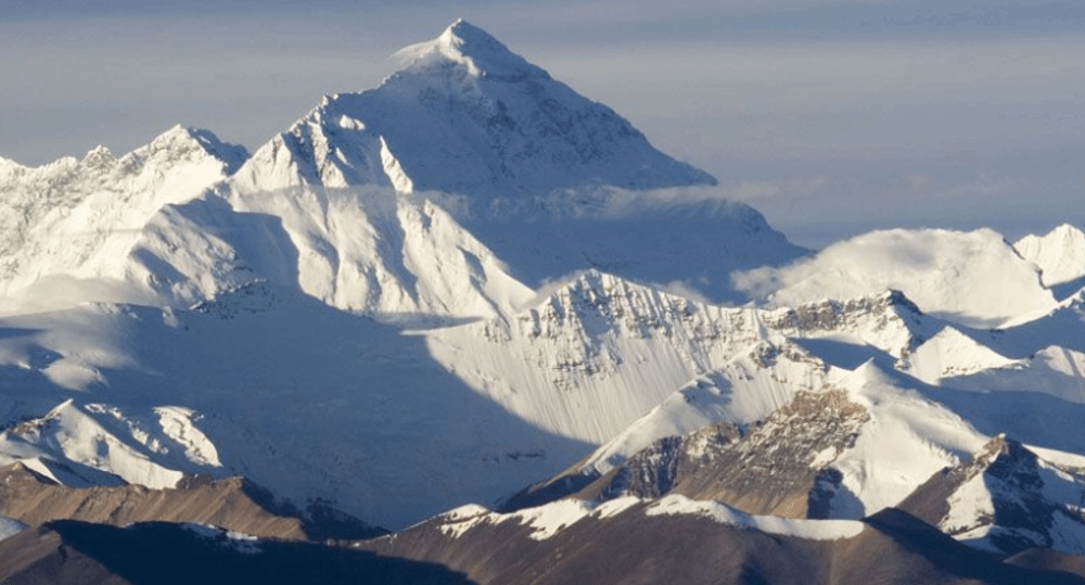 地球山峰为何不能突破一万米？极限高度是多少