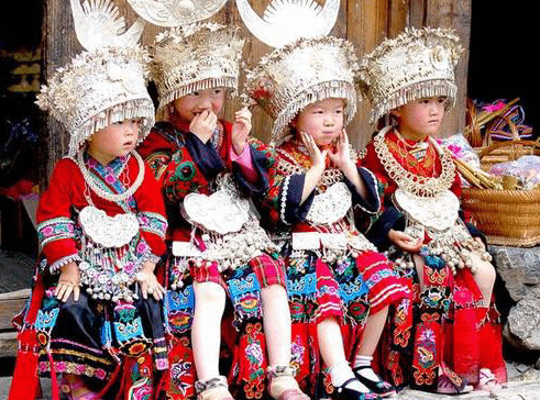 苗族有20多个节假日 被称为“歌舞的民族”