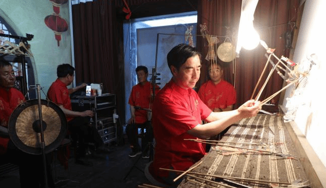 多地皮影戏班齐聚“中国皮影之乡”：好戏又开场