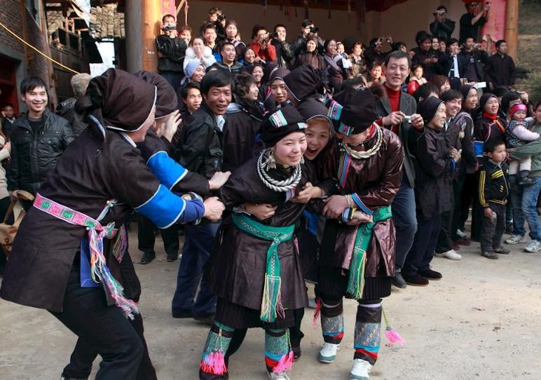 吹着芦笙跳着舞 侗族节庆从年初“闹”到年尾