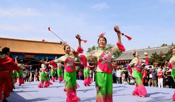 安徽凤阳：非遗艺术进景区 花鼓助旅游