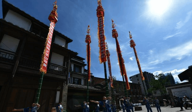 老中青三代扛起“华夏绝艺” 建瓯挑幡传承三百余年