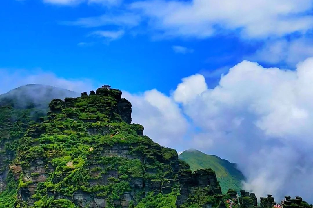 贵州一避暑名山走红 有禅雾与佛光等天象奇观