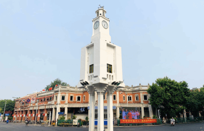 福建泉州有条特别的老街 藏有三种不同宗教寺院