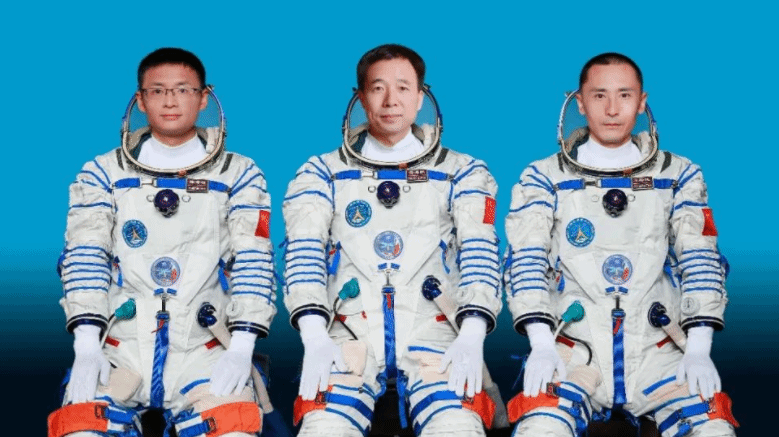 桂海潮戴着眼镜上神舟！在太空里戴眼镜要注意哪些问题