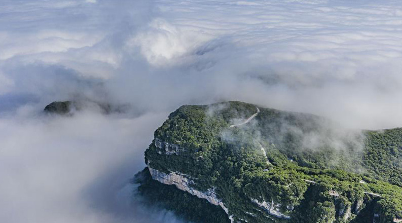 陕西汉中：龙头山云海美