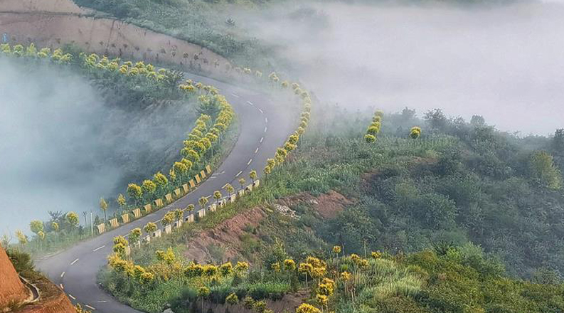 黄土高原上的旅游示范路