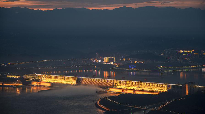 三峡工程夜色美