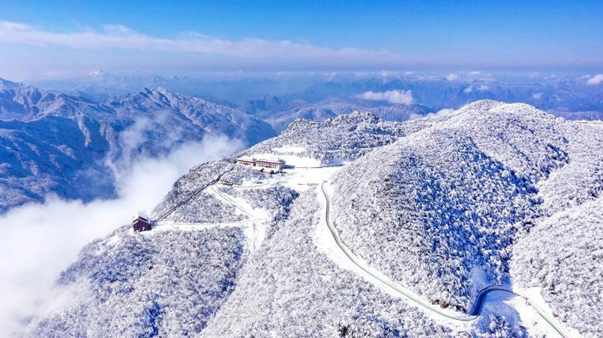 龙头山雪韵