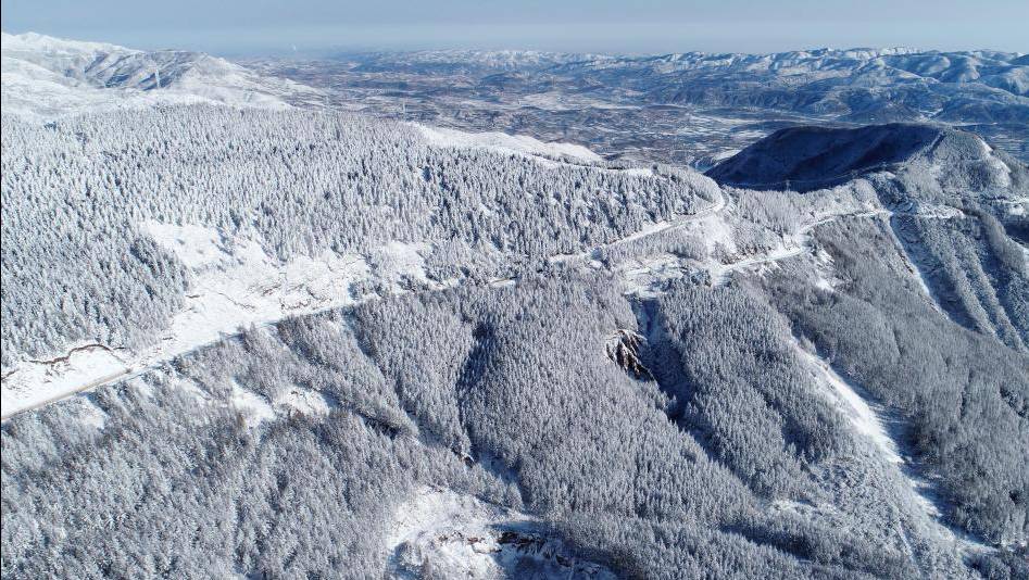 雪后六盘山