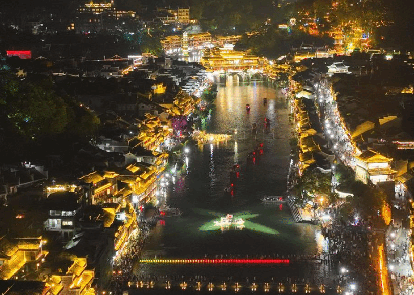 湖南湘西：夜色凤凰城