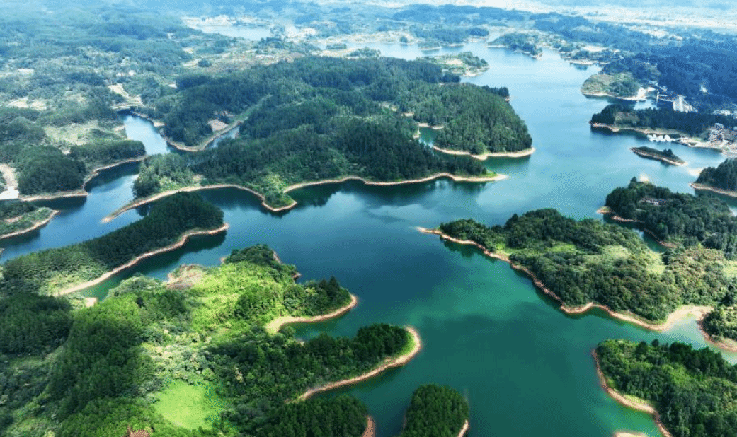 贵州黄平：㵲阳湖秋景