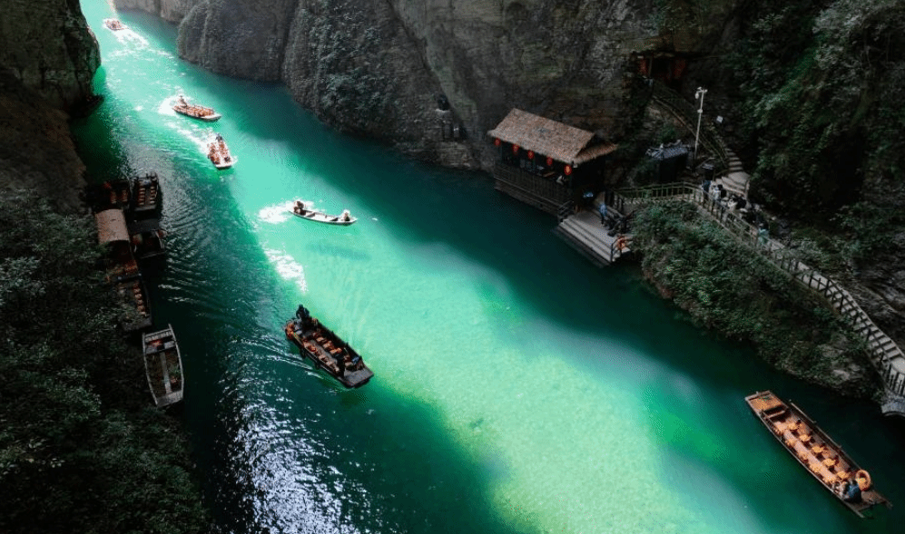 湖北鹤峰：秋日峡谷景如画