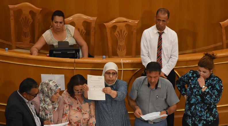 突尼斯议会否决对议长的不信任案