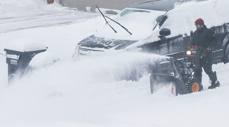 加拿大多伦多地区普降大雪