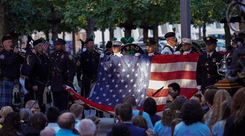 纽约举行“9·11”恐怖袭击事件二十周年纪念活动