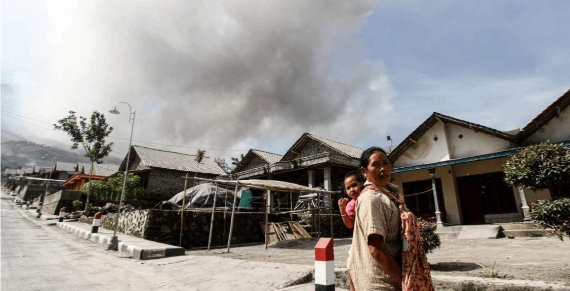 印度尼西亚：默拉皮火山持续喷发