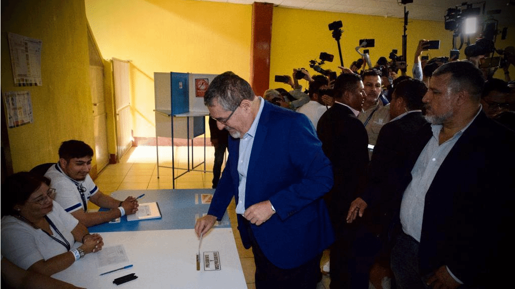 危地马拉举行总统选举第二轮投票
