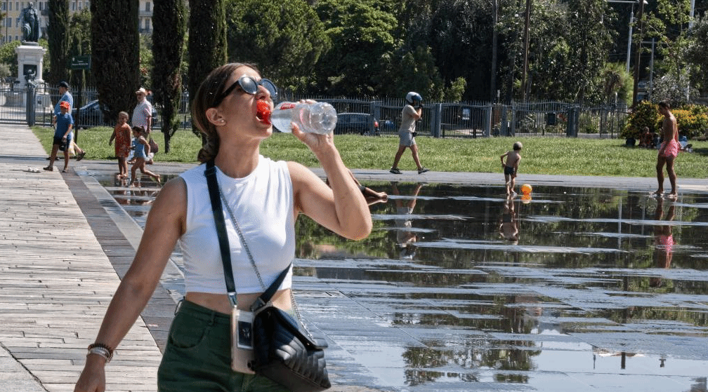 法国遭遇夏末酷热天气